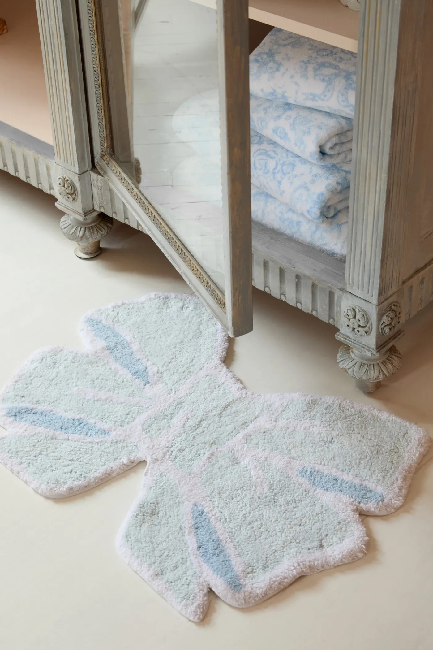 Bow Bath Rug