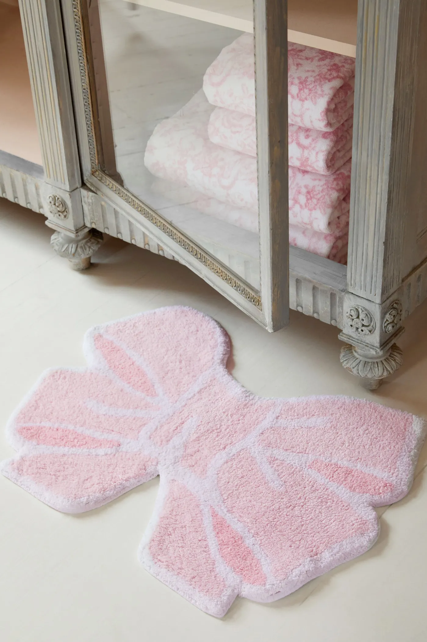Bow Bath Rug